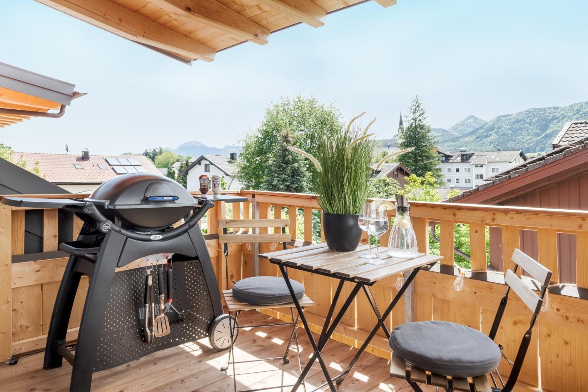 Fenjoy: Ferienapartment Mit Bergblick / Balkon / Bbq Bernau am Chiemsee Bagian luar foto