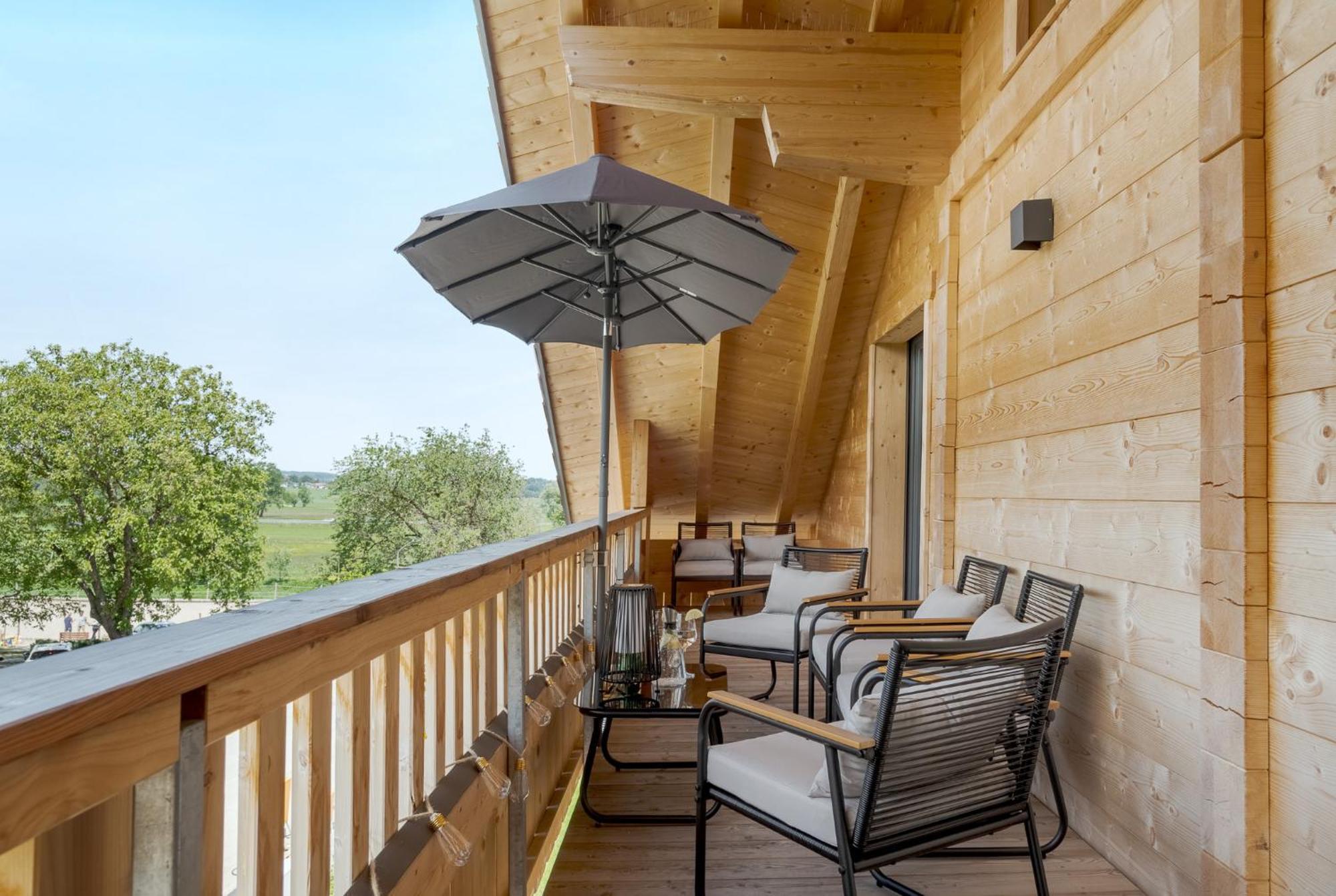 Fenjoy: Ferienapartment Mit Bergblick / Balkon / Bbq Bernau am Chiemsee Bagian luar foto